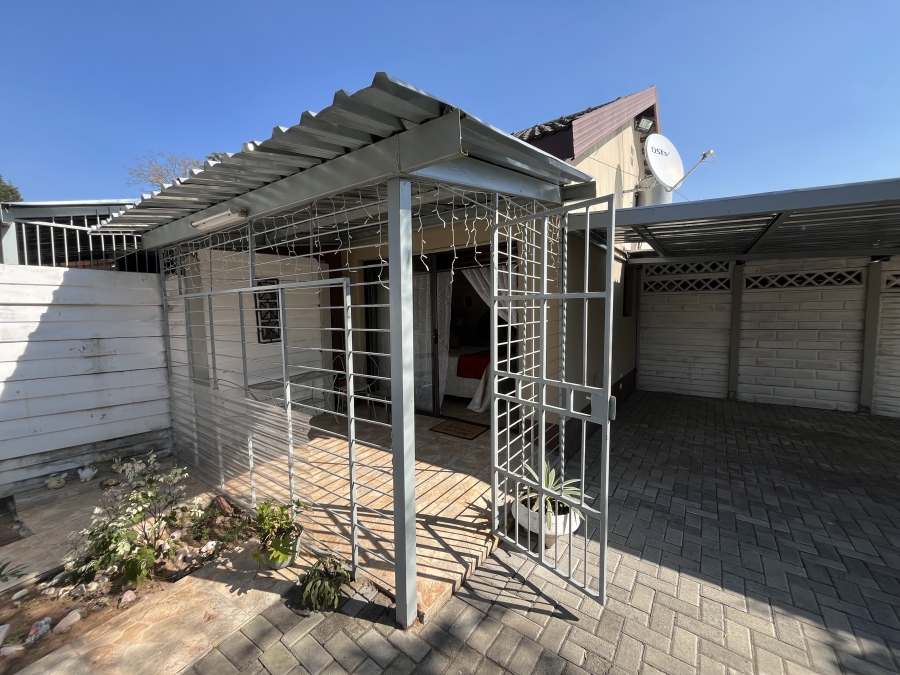 To Let 1 Bedroom Property for Rent in Protea Park North West